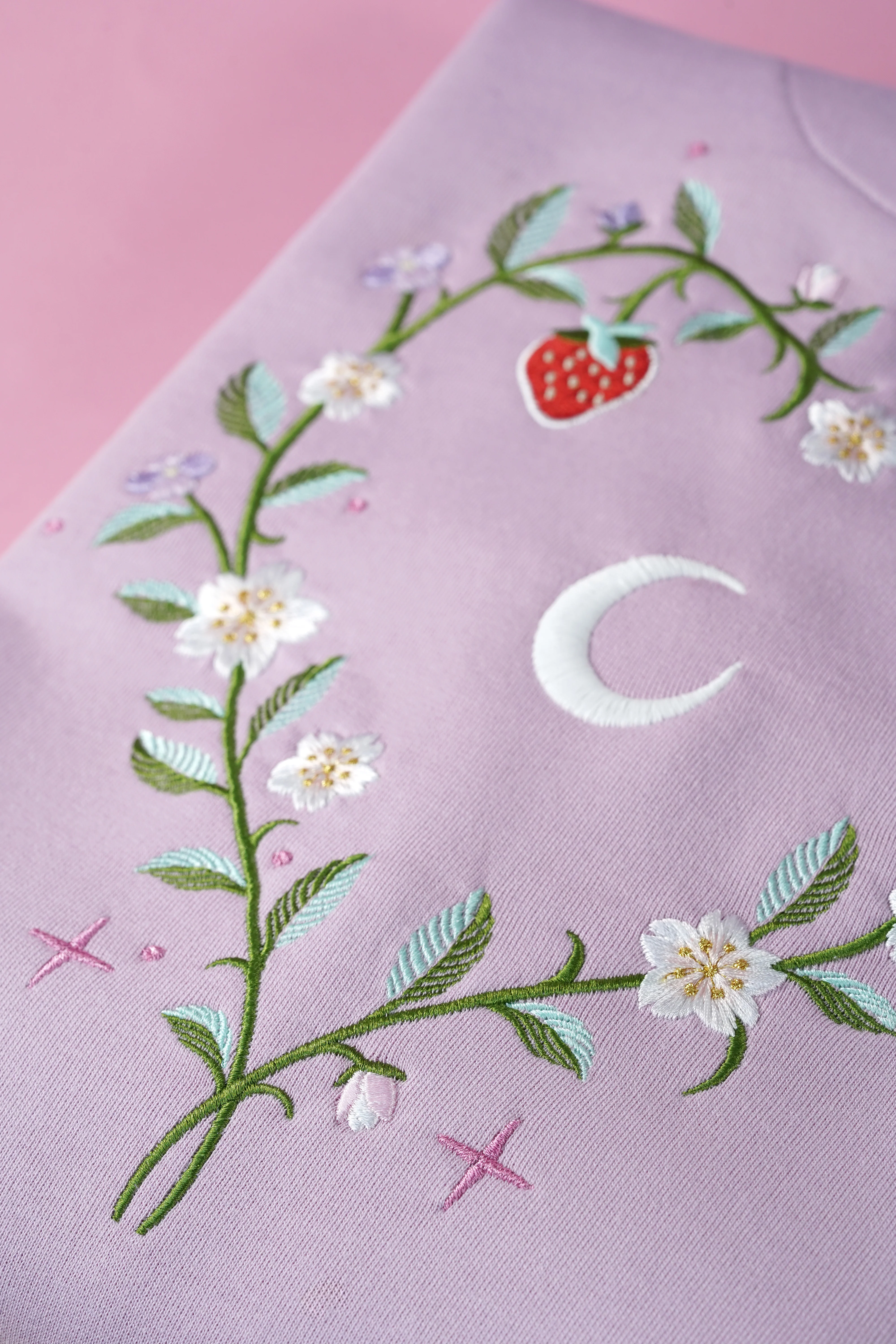 Luminescent Bloomy Heart - Embroidery Sweater - Image 11