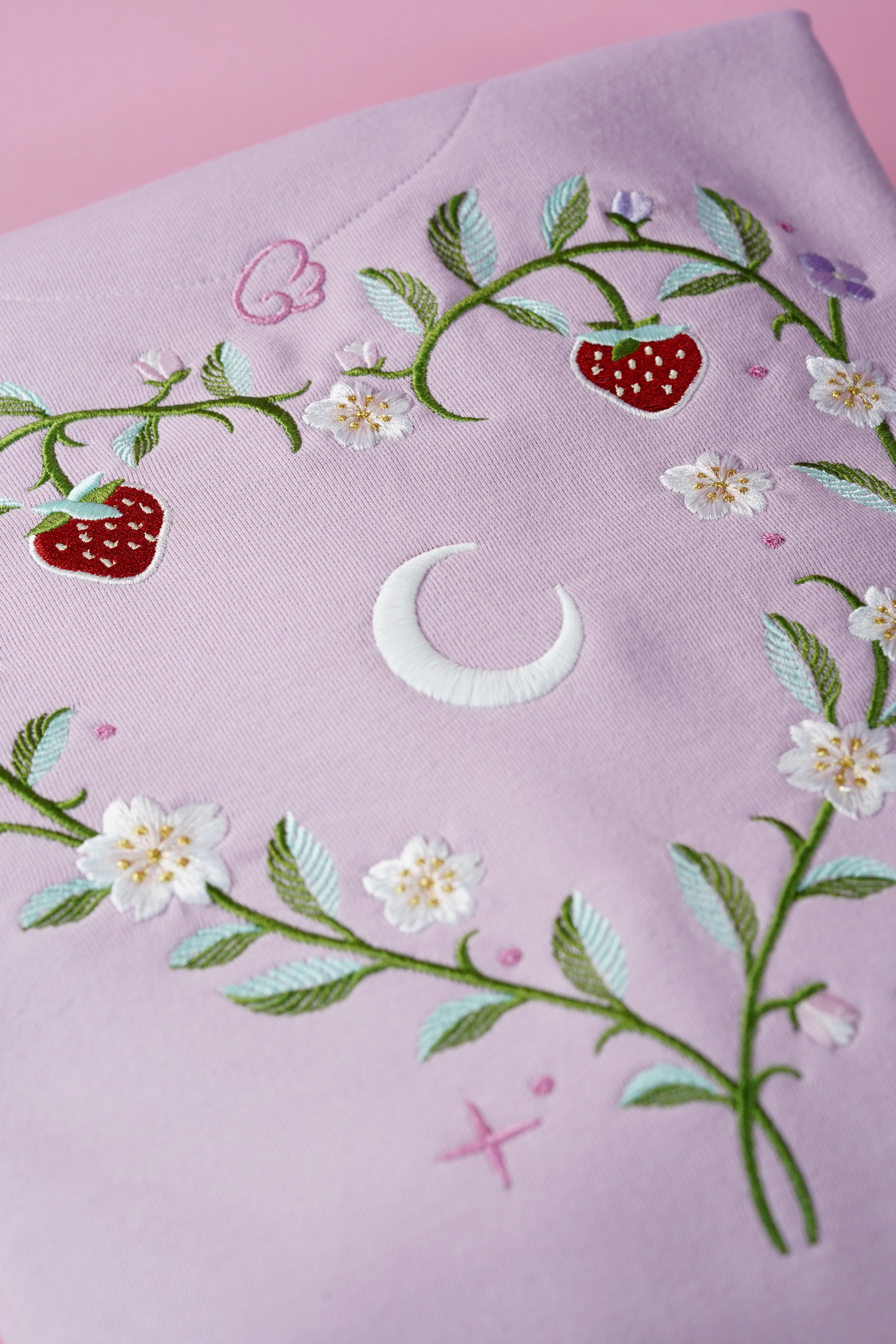 Luminescent Bloomy Heart - Embroidery Sweater - Image 12