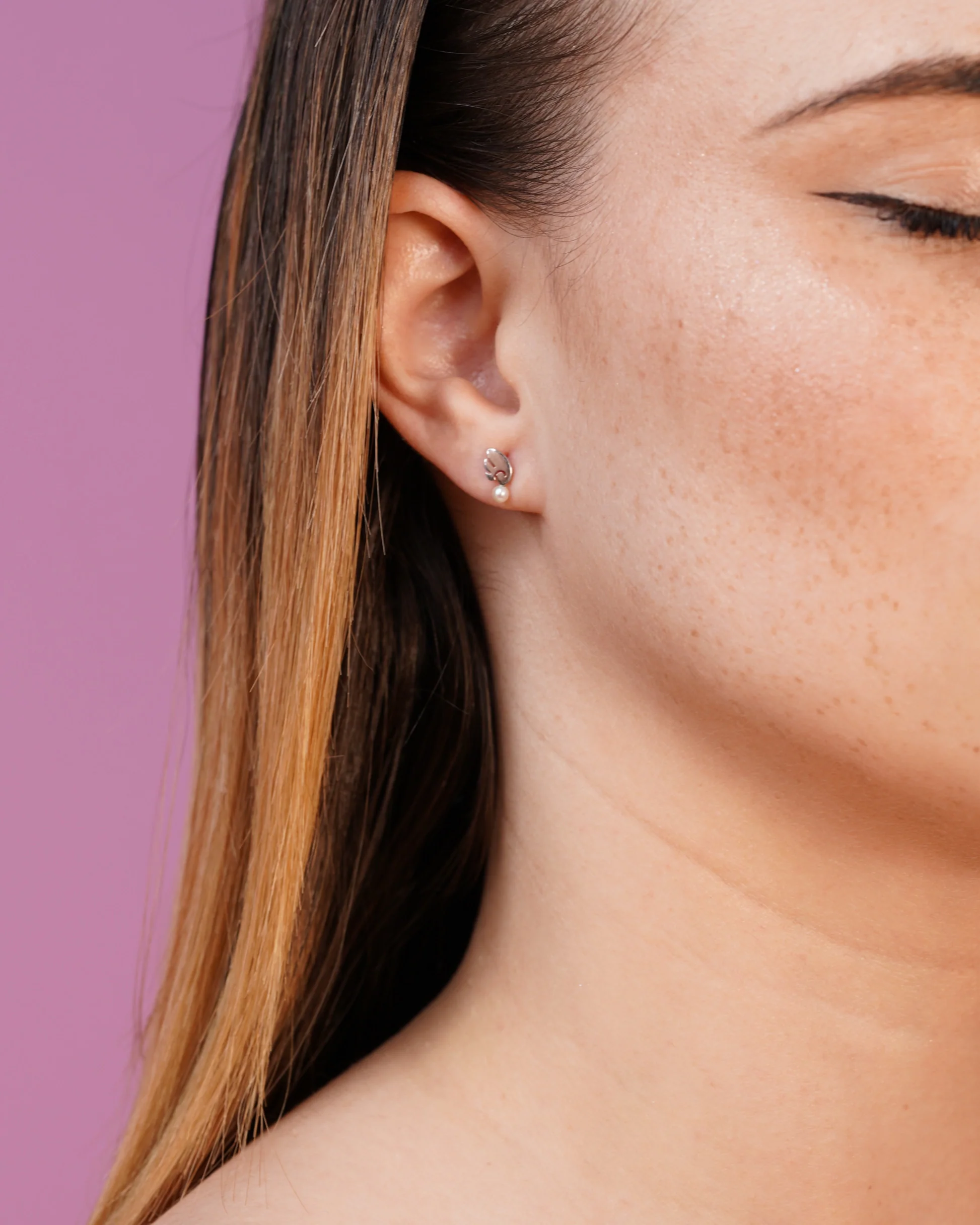 Mini wings with pearl earrings - Image 3